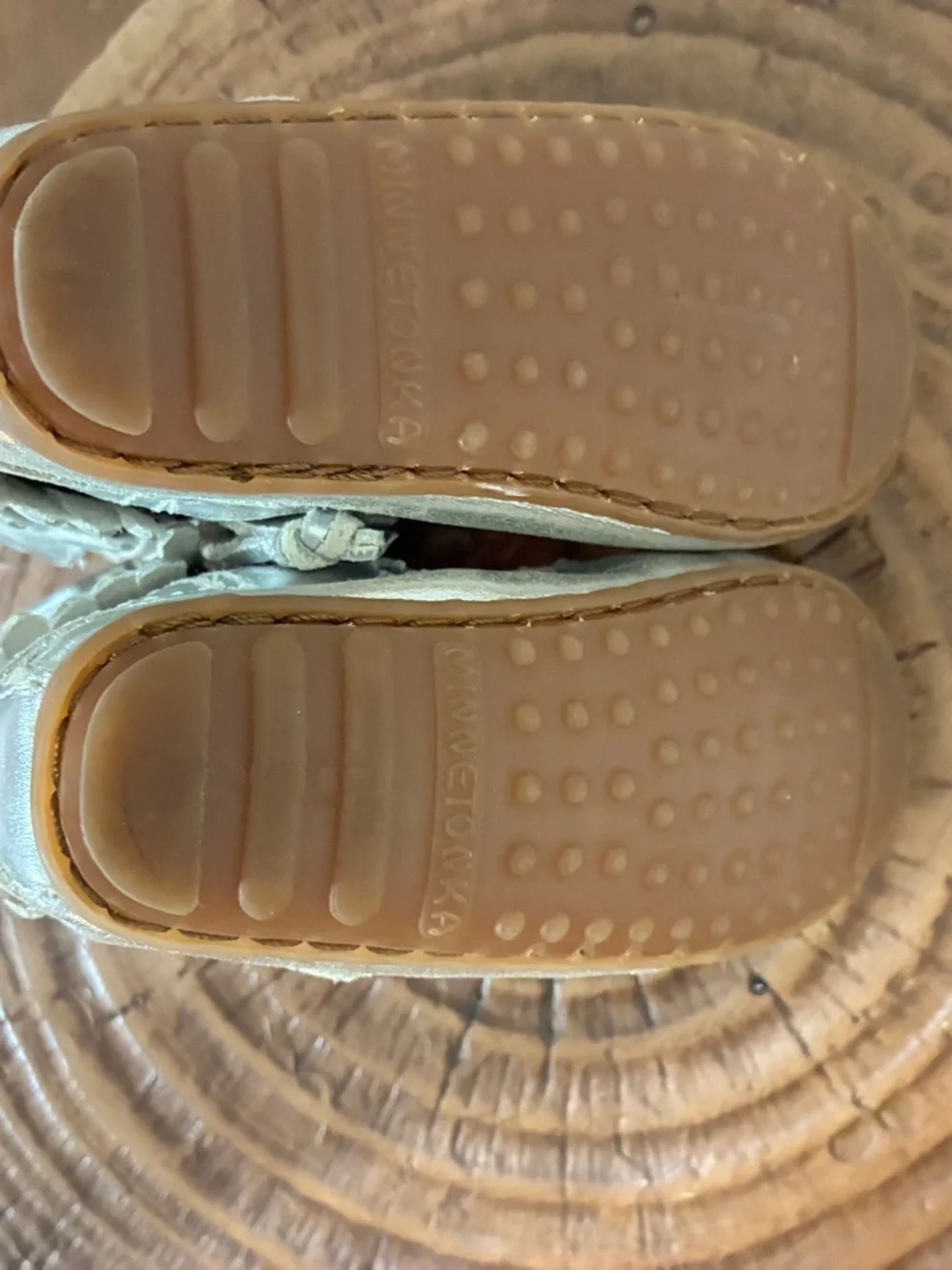 Minnetonka Toddler Size 4 Double Fringe Silver Leather Zip Up Moccasin NWOT